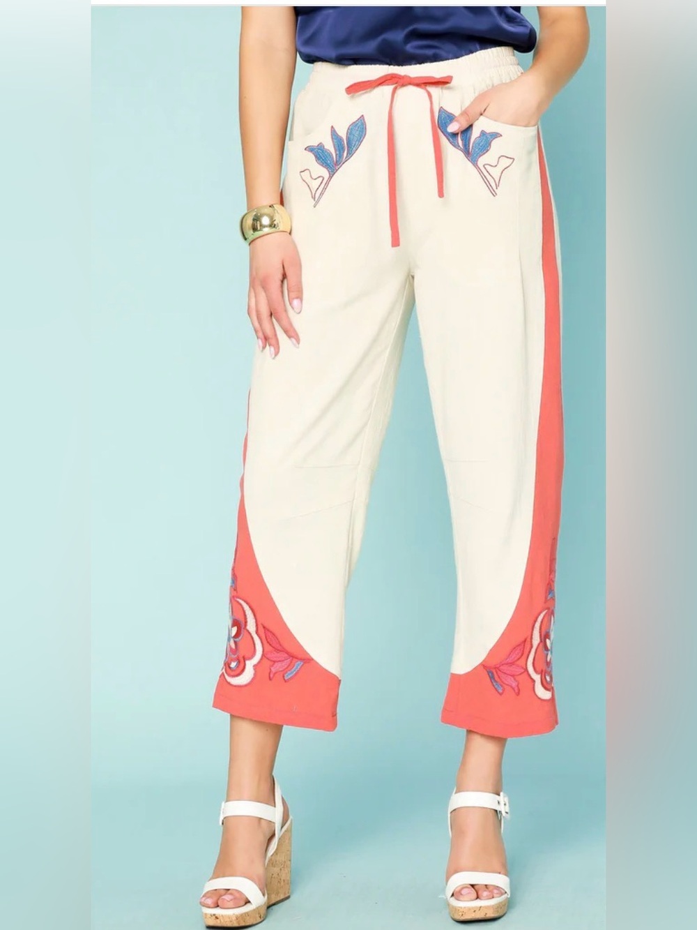 Umgee "Alice" cropped embroidered pants Medium NEW cream base w/coral